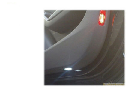 AUDI A4 B9 8W Türbeleuchtung Ringe Einstiegsleuchte LED Nachrüstpaket