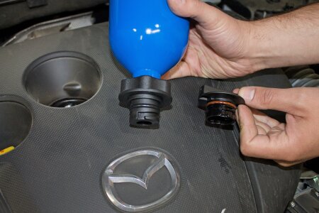 Öl-Einfülltrichter Trichter Bajonett Adapter Einfüllstutzen für Volvo Mazda